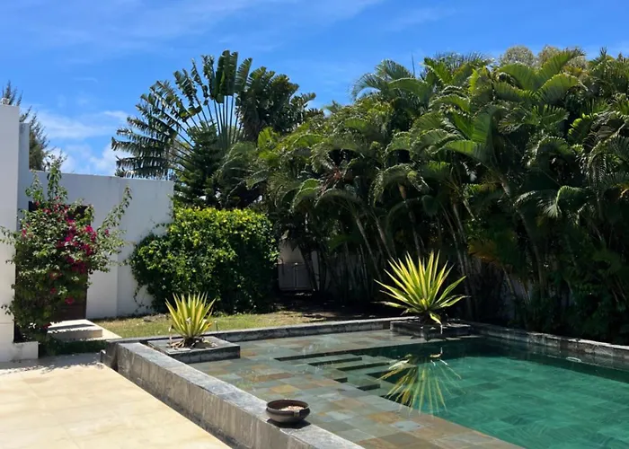 Blue Palm Villa With Private Pool & Tropical Garden