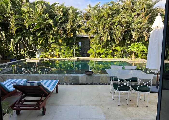 Blue Palm Villa With Private Pool & Tropical Garden