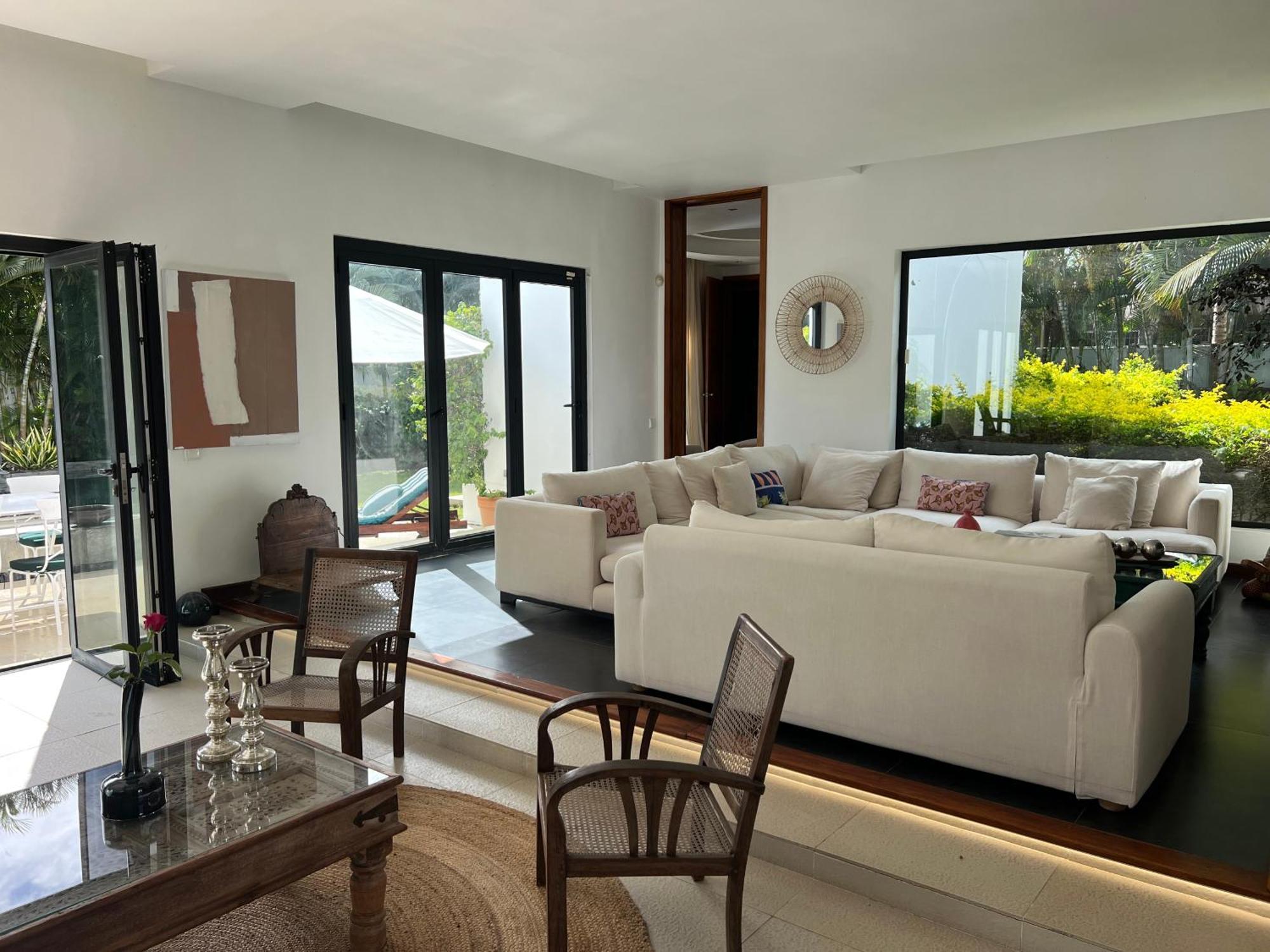 Blue Palm With Private Pool & Tropical Garden كاب مالهيريوكْسْ